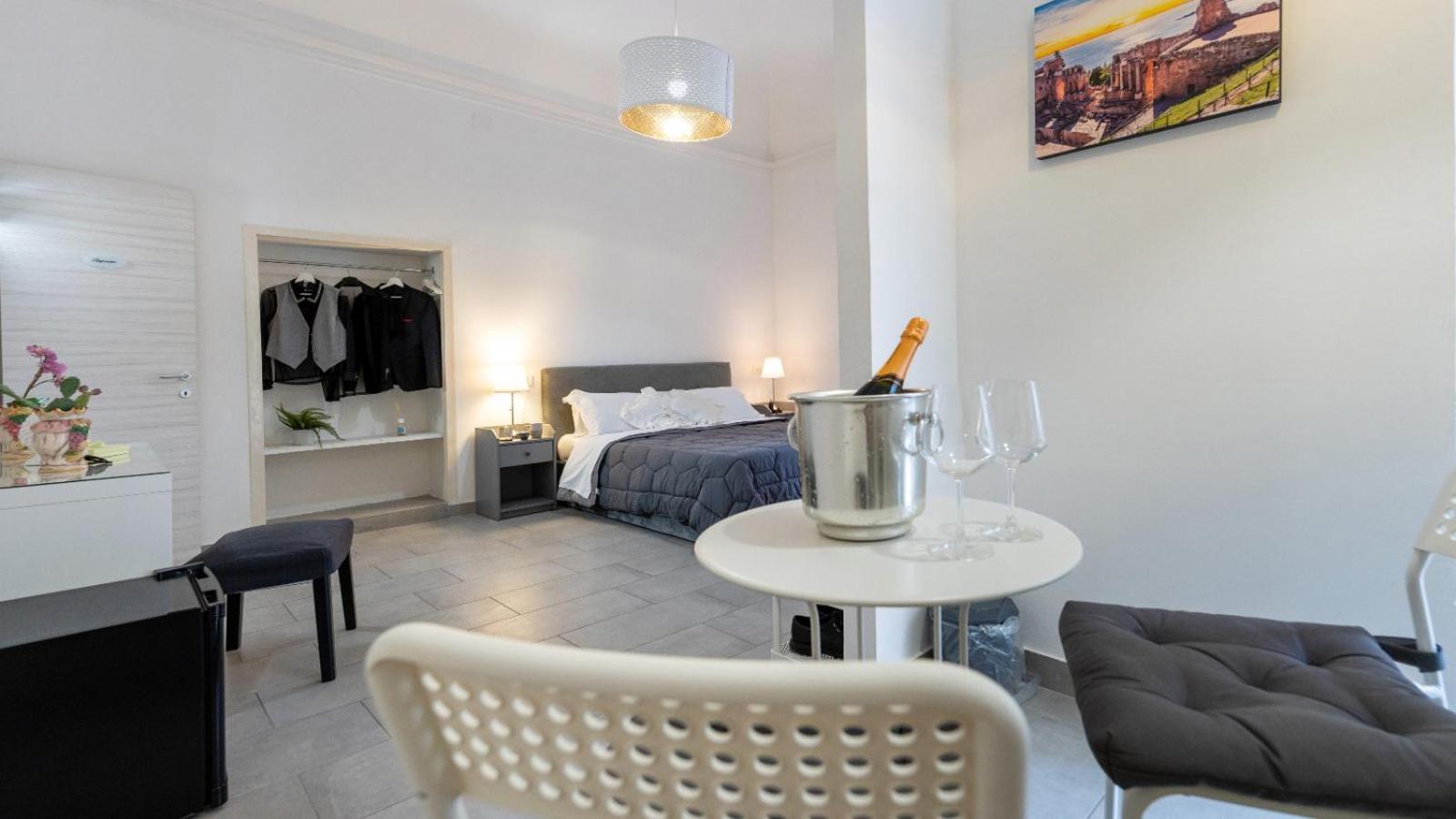 Duomo Luxury Suite CTA Exterior photo